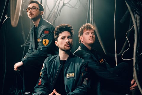 Holding Absence have announced their new album ‘Modern Life Is Lonely’ with introspective single ‘Reflection’